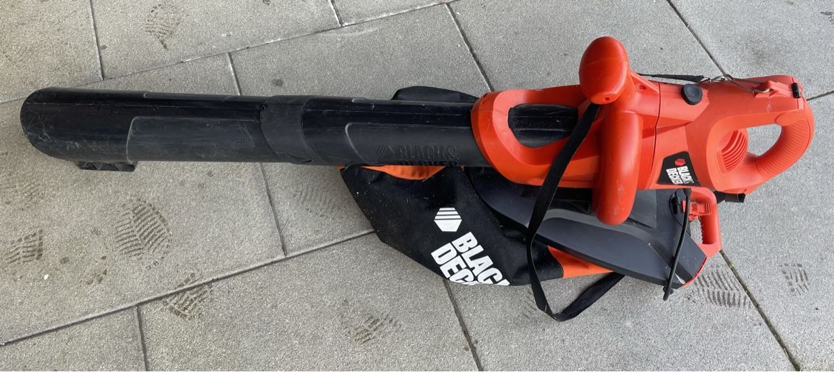Soffiatori & Aspiratori per foglie: Elektrischer Laubbläser/Laubsauger – Usato da Oberwil-Lieli venduto da Denise5 1