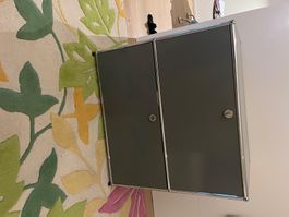 USM Haller Sideboard grau 2 Türen guter Zustand