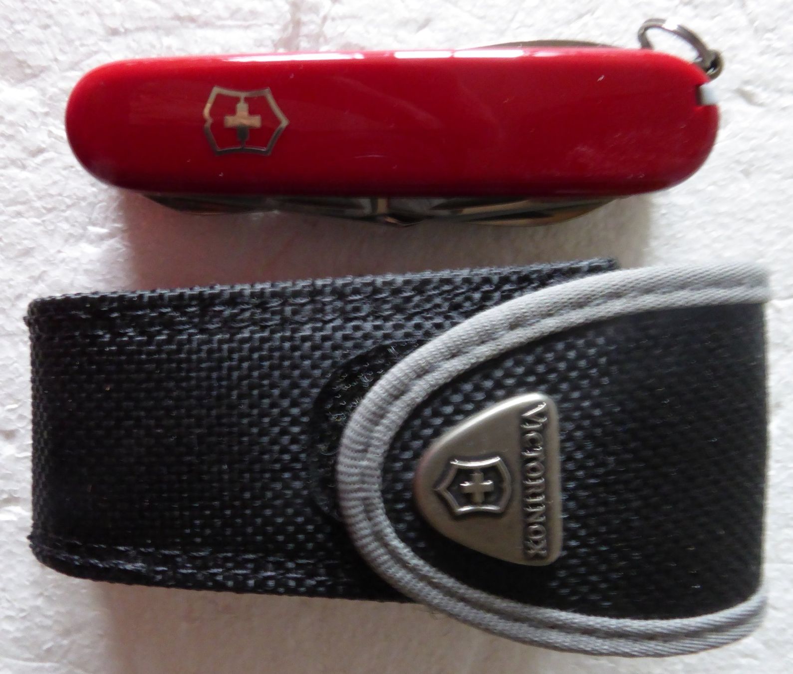 Victorinox Couteaux de poche: Victorinox Explorer Sackmesser m. Etui – Neuf (Voir description) à Gossau SG par tenerife11