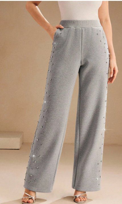 Lotti di vestiti: Ensemble Gris élégant pour femmes – Nuovo e nell'imballaggio originale da Nyon venduto da jen_7dfc 4