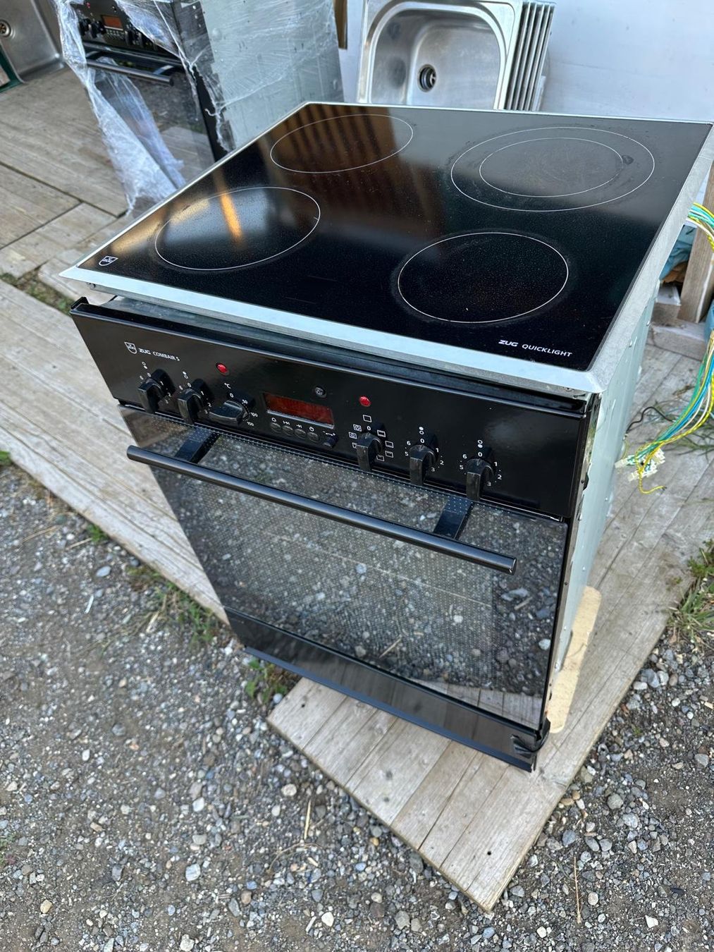 V-Zug Forni: Backofen mit Glaskeramik V-ZUG – Usato da Spreitenbach venduto da Space_X 2