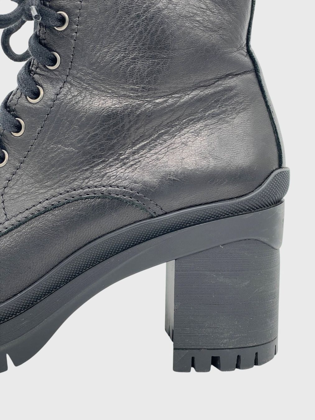 Prada Damenschuhe: Prada Block Heel Ankle Boot EU 38 Schwarz – Gebraucht aus Zürich von shoe_shop 4
