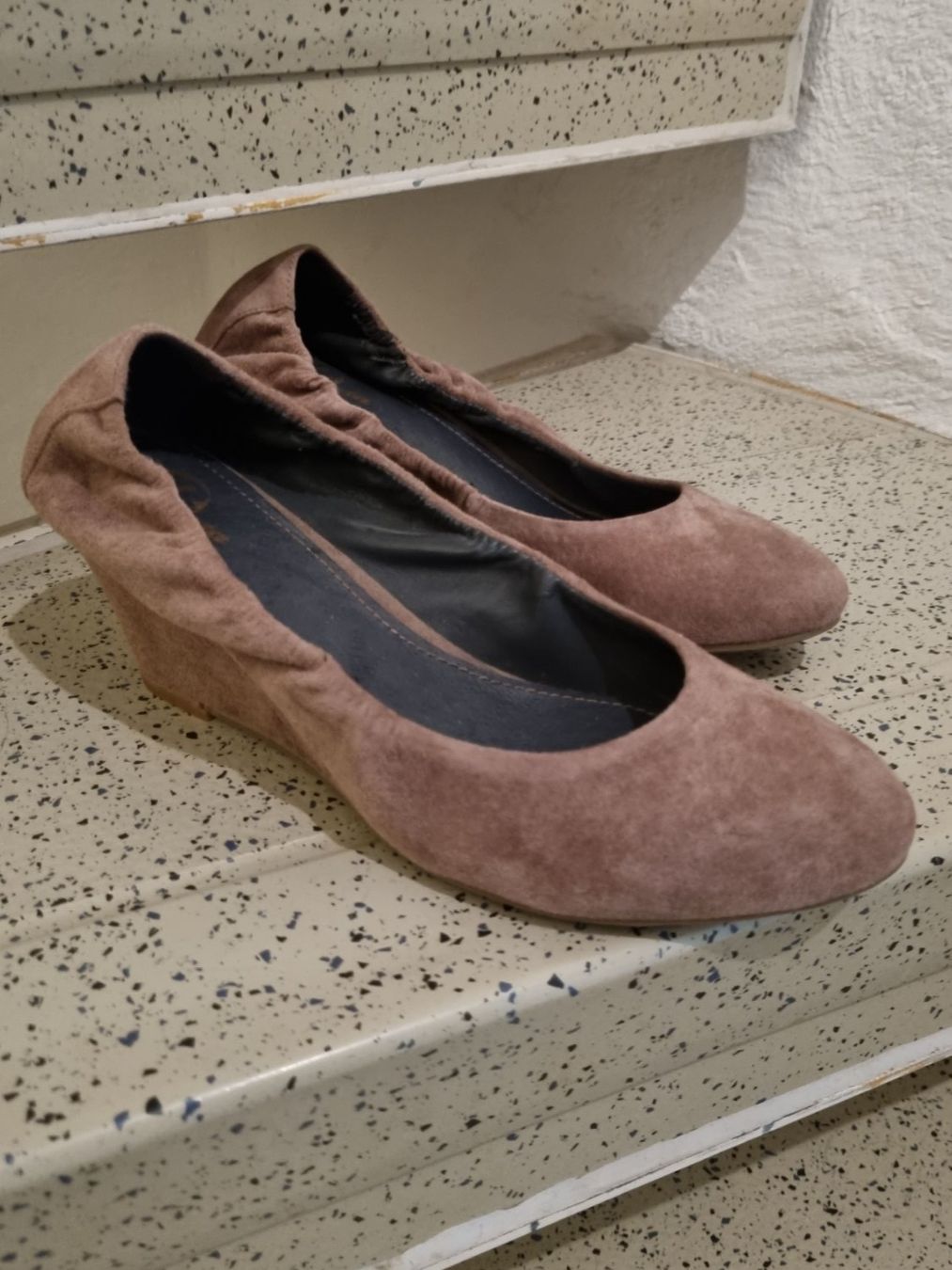Scarpe da donna: Schuh mit Keilabsatz Gr. 39 beige neu – Nuovo e nell'imballaggio originale da Geroldswil venduto da Agapanthus22
