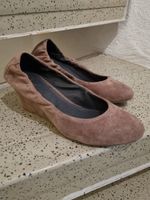 Schuh mit Keilabsatz Gr. 39 beige neu