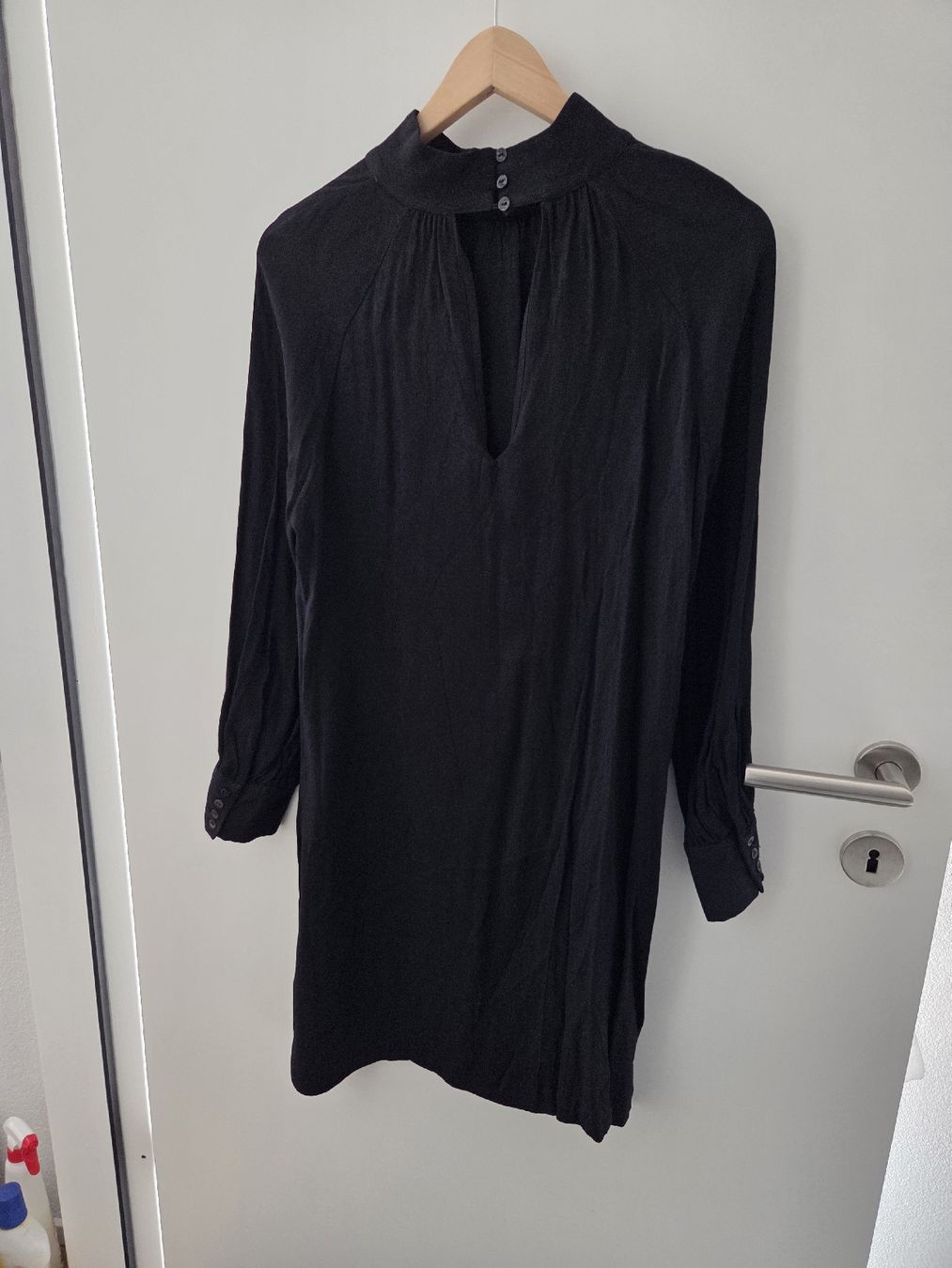 Massimo Dutti Vestiti: Schwarzes Langarmkleid von Massimo Dutti Gr. 38 – Nuovo (secondo la descrizione) da Kriens venduto da ..stx.. 1