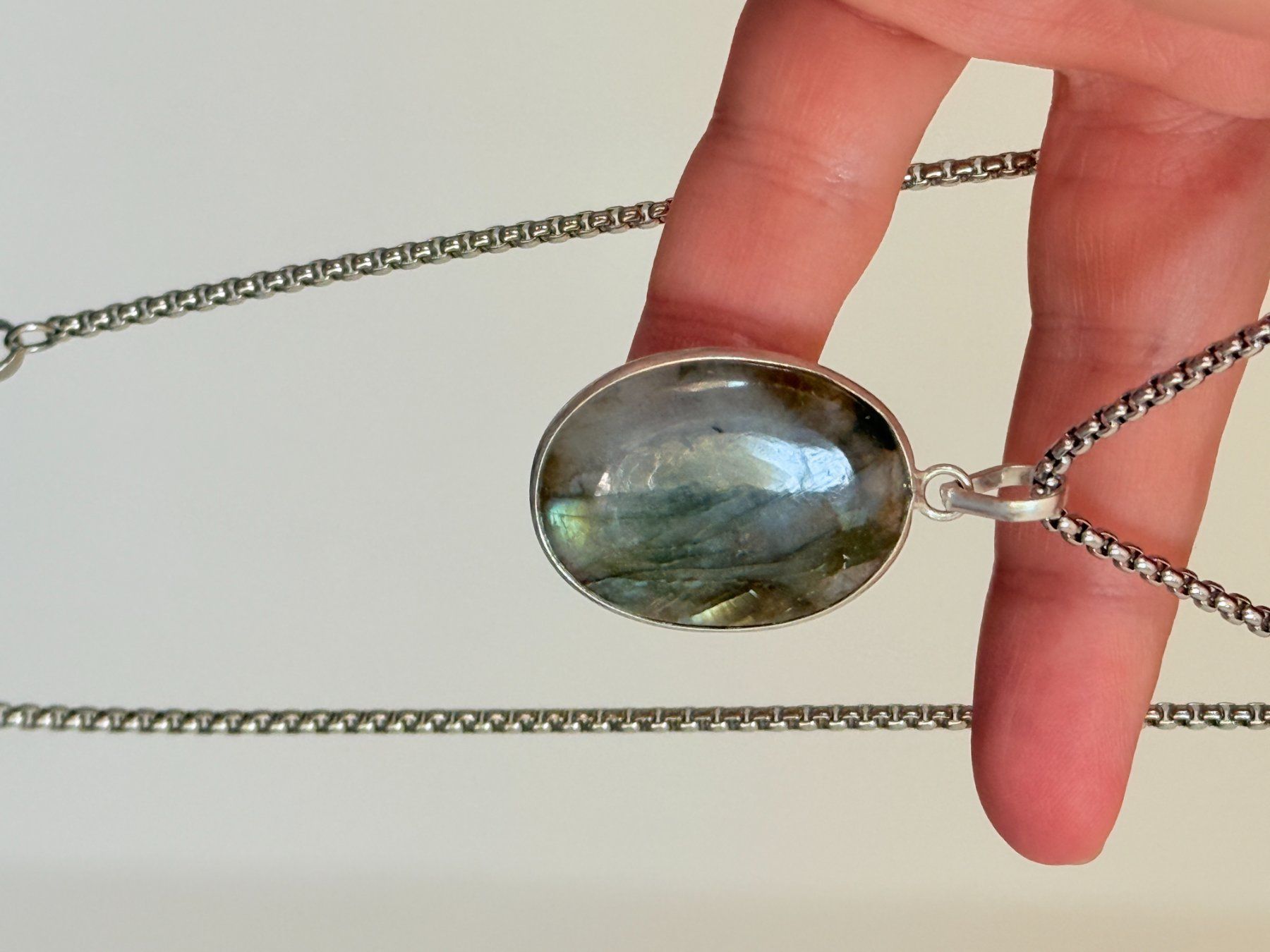 Colliers: Collier avec Labradorite – Neuf avec emballage d'origine à Genève par AWWA 2