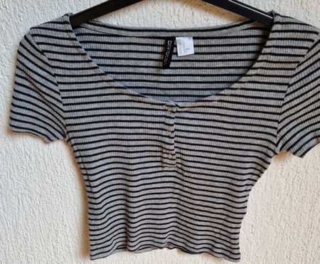 T-Shirt bauchfrei Gr.XS (Briefpostversand 3.00 Fr.)