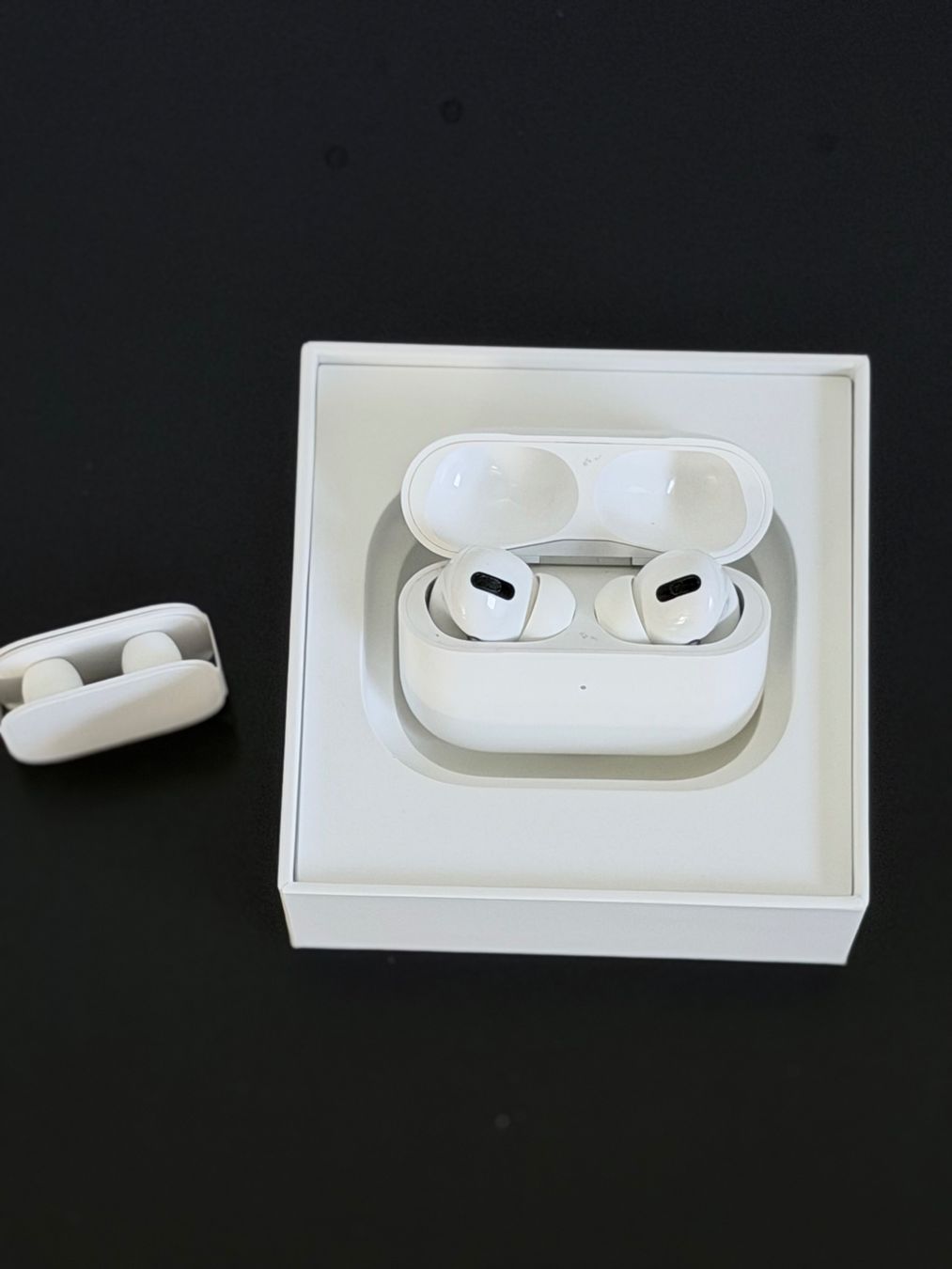 Apple Kopfhörer: Apple AirPods Pro (1. Generation) mit MagSafe Ladecase – Gebraucht aus Grub AR von Cirrus5562 5