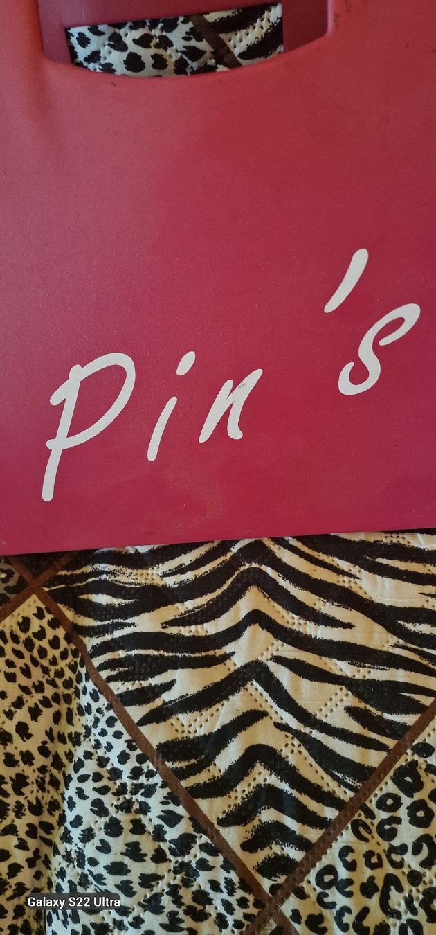 Broschen & Nadeln: Pins – Gebraucht aus Horw von Uastor
