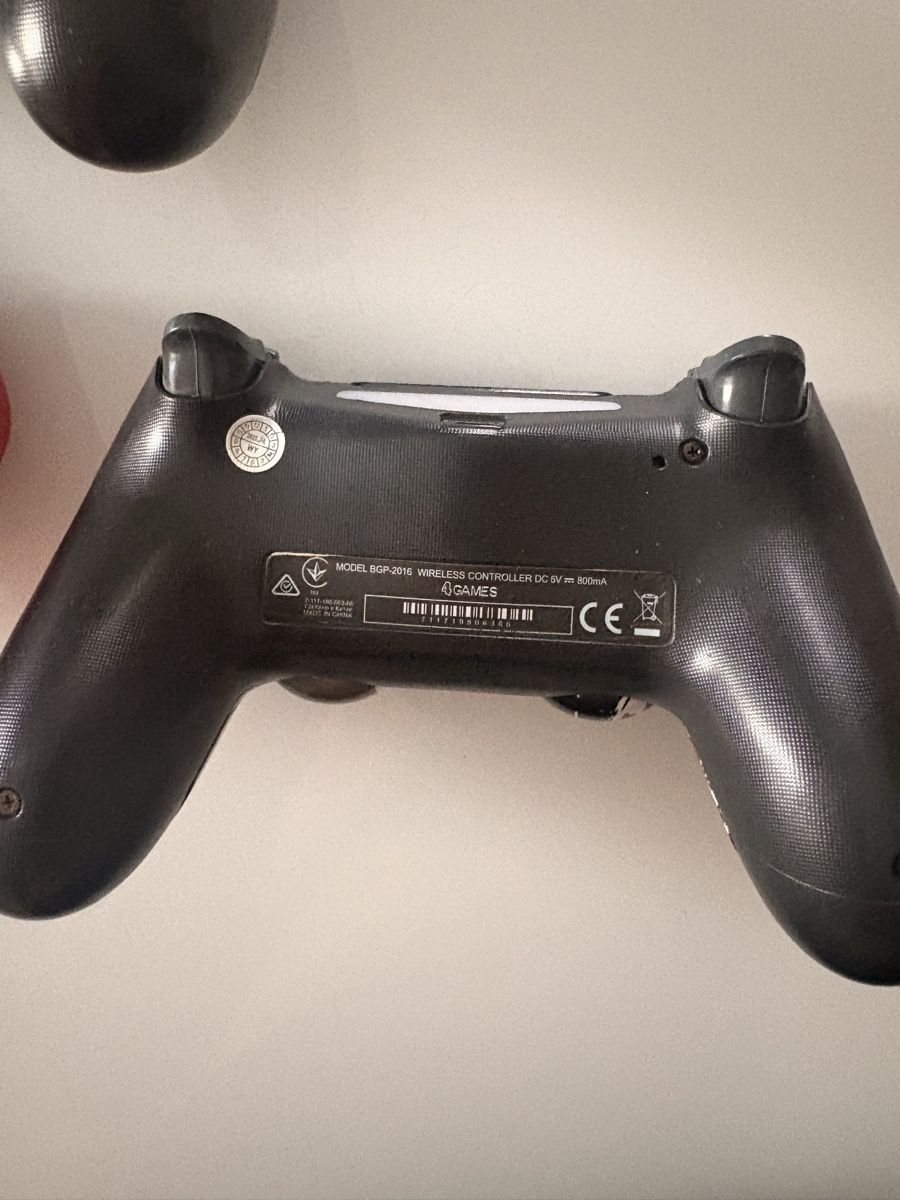 Controller: Lot de 3 Manettes PS4 – Gebraucht aus Dompierre FR von PRiT_Madara 4