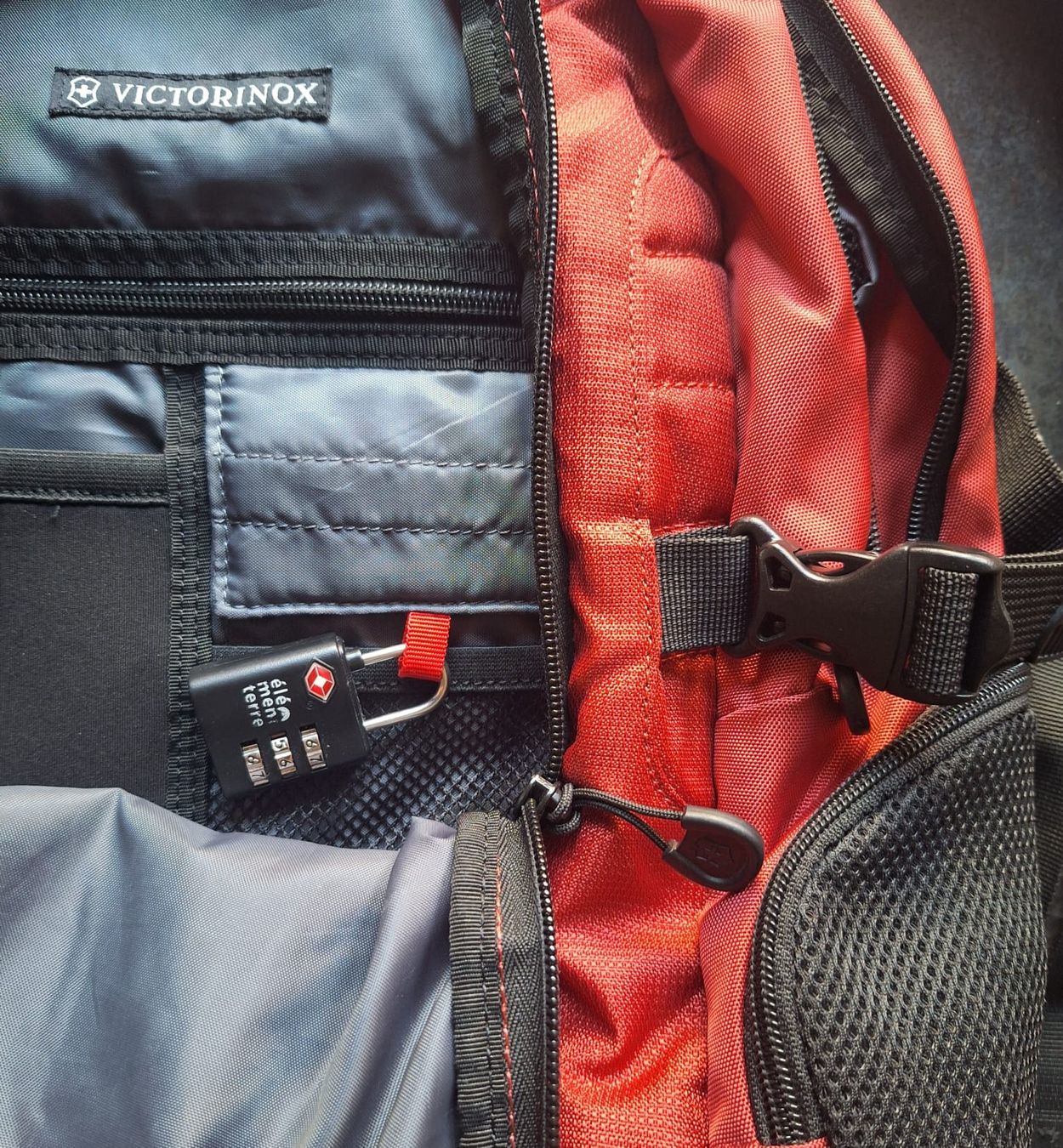 Victorinox Rucksäcke: Rucksack Victorinox rot – Neu (gemäss Beschreibung) aus Wangen ZH von MarianneMunz 4