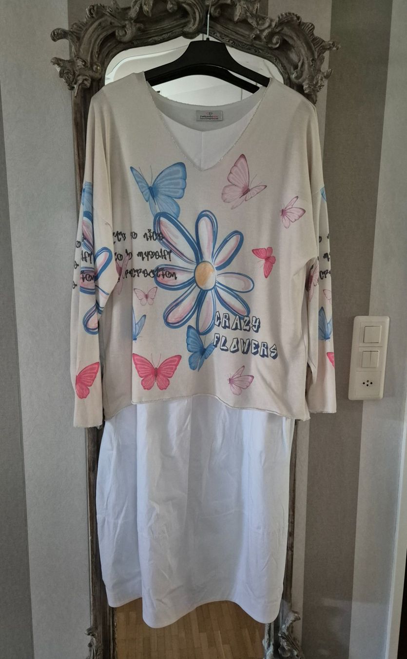 Pulls & Sweat-shirts: Zwillingsherz Pullover OS mit Blumen & Schmetterlingen – Neuf (Voir description) à Tagelswangen par GABGABFI