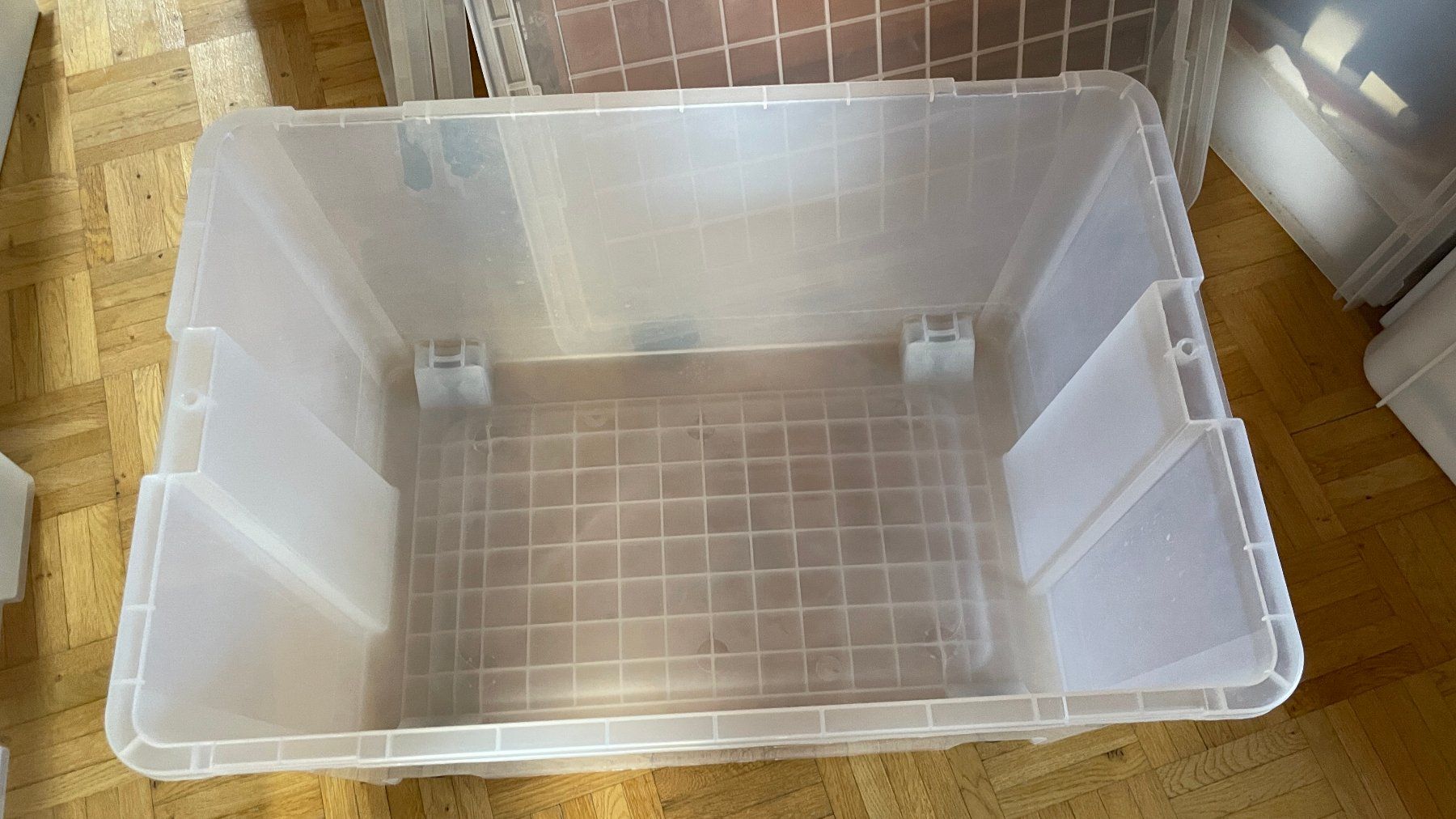 Contenitori & Simili: Grosse, durchsichtige Aufbewahrungsbox mit Deckel u. Roll... – Usato da Glattfelden venduto da cybermaxx 1