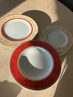 geschirr-set in rot-gold-weiss