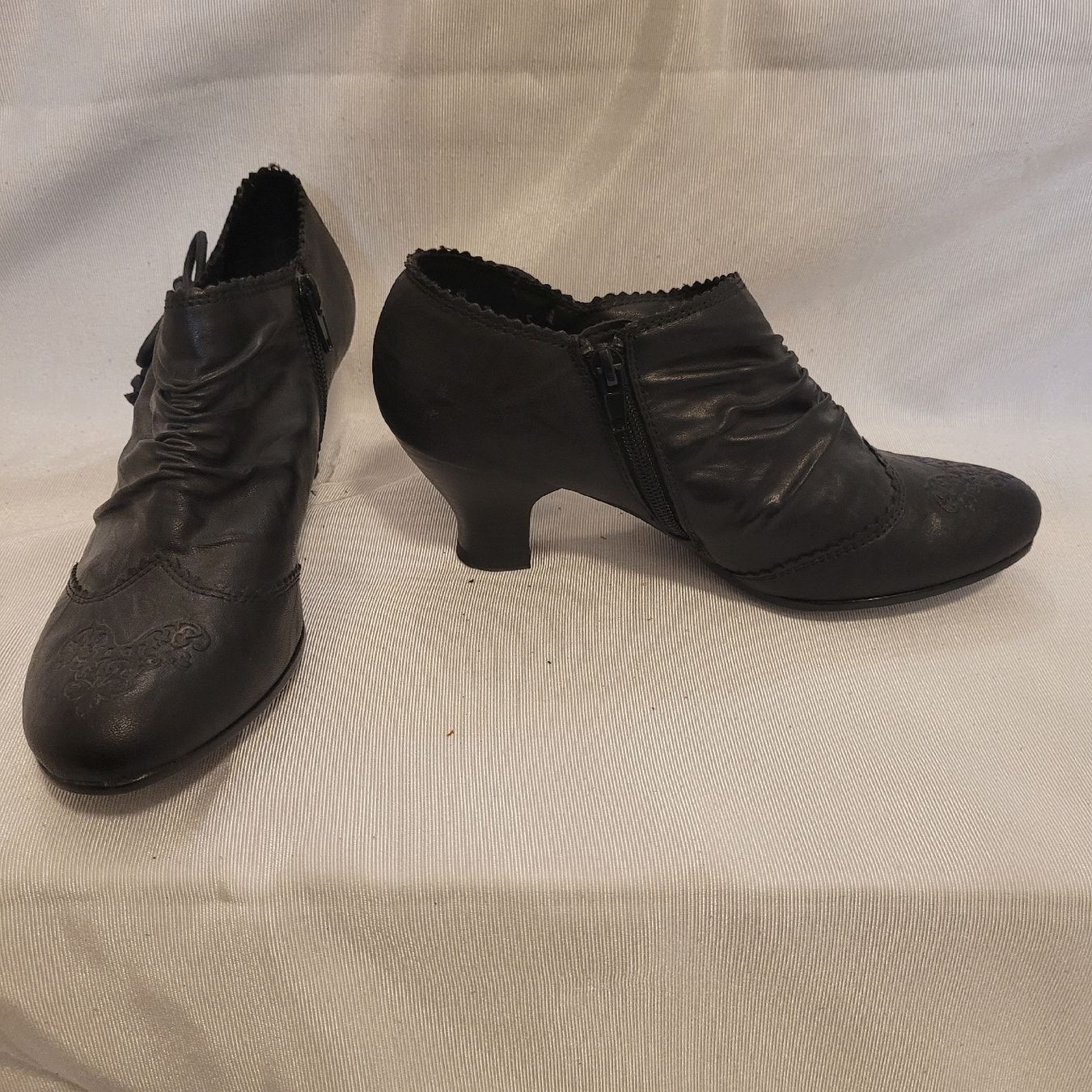Scarpe da donna: Absatz Schuh 37 – Usato da Niederbuchsiten venduto da klengyel