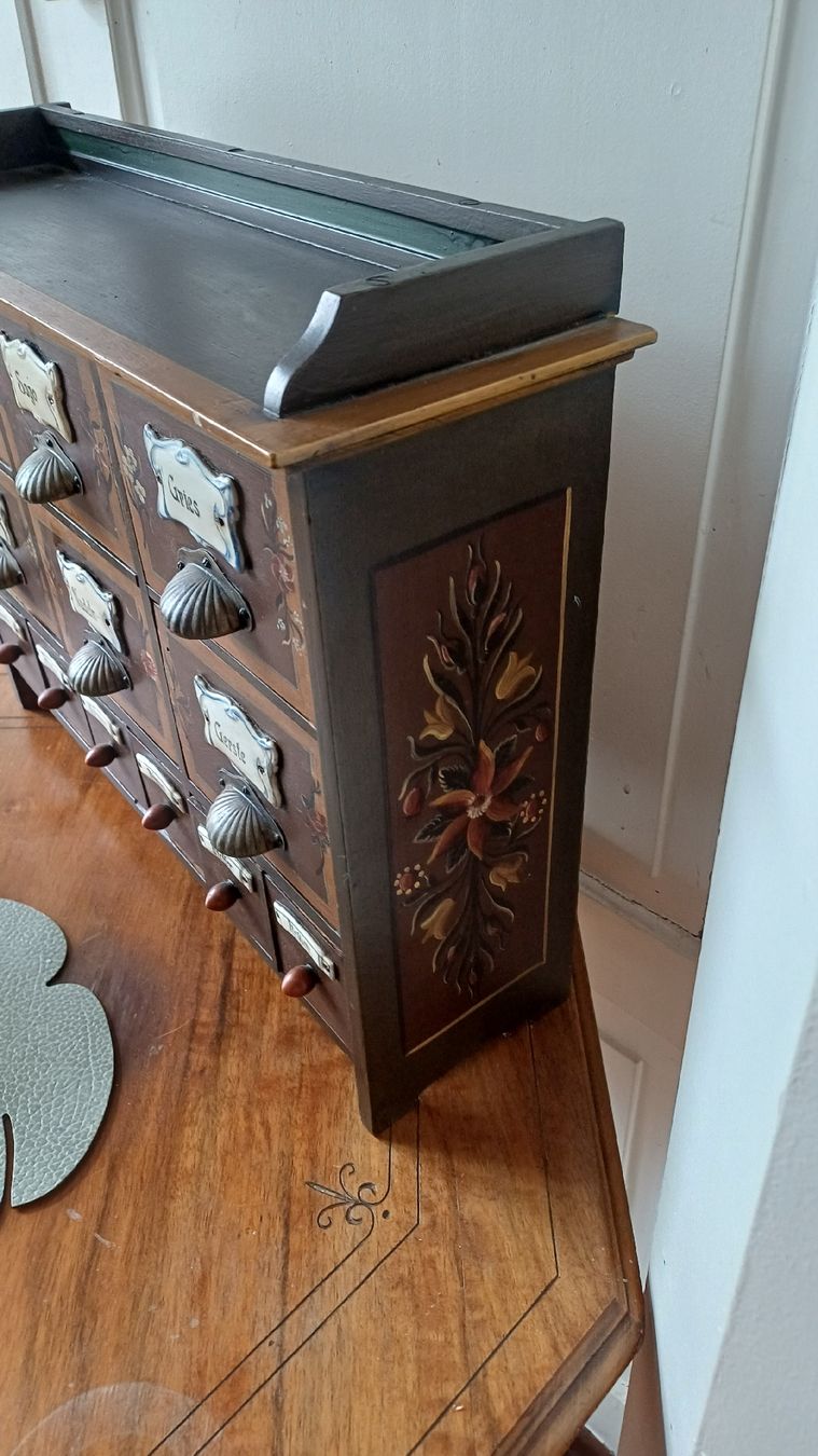 Cassettiere: Antikes einzigartiges  Gewürzkästli – Usato da Flawil venduto da Pinkmalibu 9