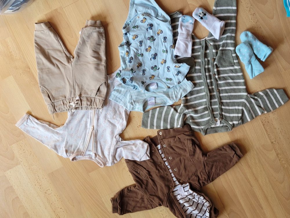 Ensembles coordonnés: Kleiderpaket Gr 62 / 68 – D'occasion à Brügg BE par sw210590