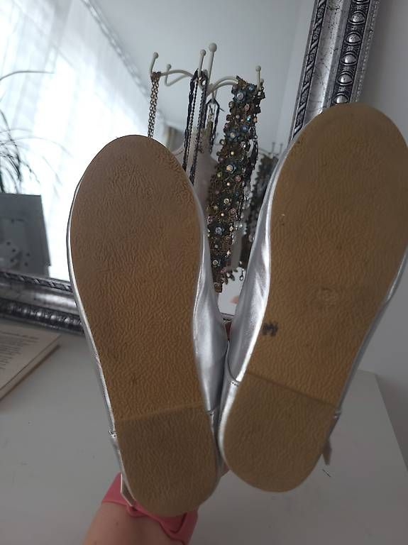 Scarpe per ragazze: Ballerinas Gr.32/33 – Usato da Oberaach venduto da Svea11 1