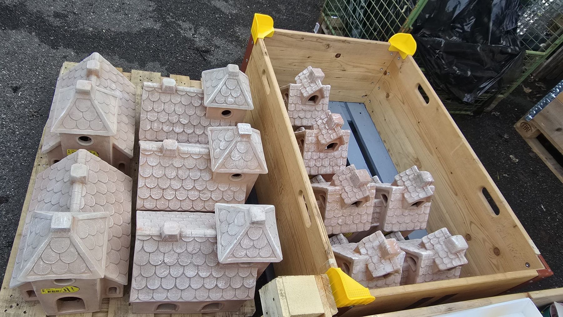 Alle Dekorationen: Restposten 11 Tonhäuser Deko Gartenhaus – Neu und originalverpackt aus Dussnang von kevin0812