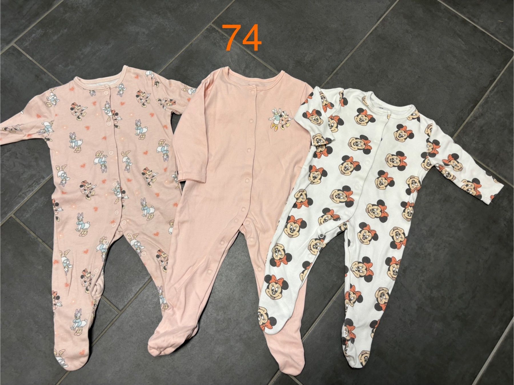 C&A Pyjamas & Ähnliches: Strampler Mädchen 74 – Gebraucht aus Lenggenwil von Coco1