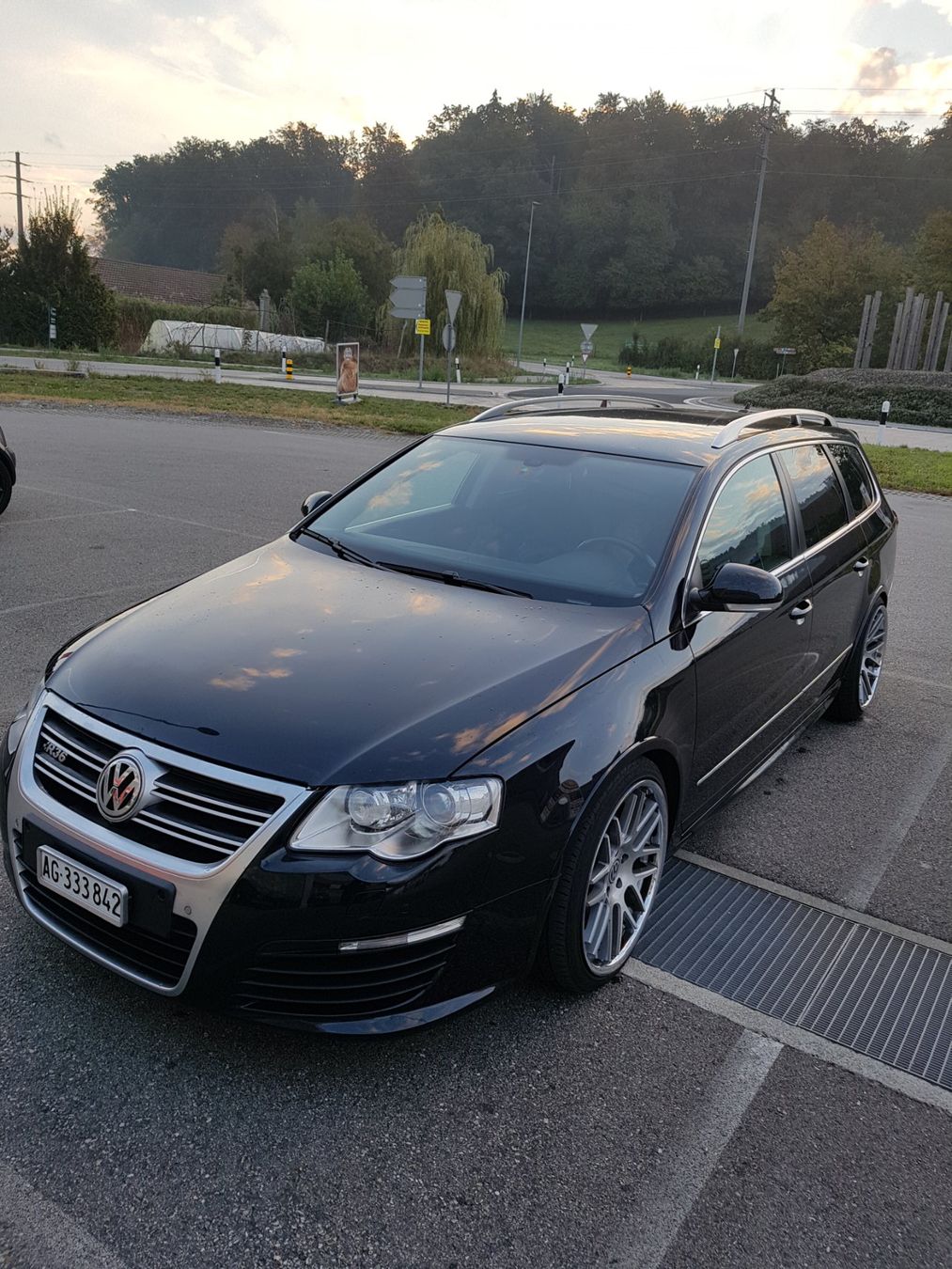 VW Automobili: Passat R36 Kombi Jg. 2010 – Usato da Reinach AG venduto da fraen