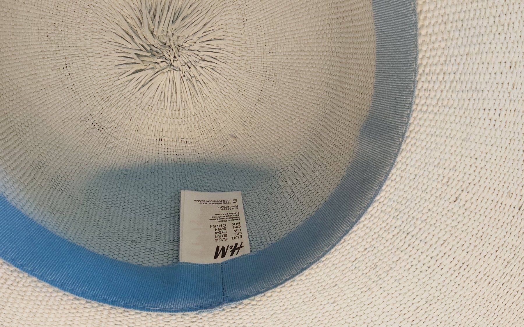 H&M Chapeaux, bonnets & casquettes: Sommerhut Papierstroh H&M hellblau – Neuf (Voir description) à Köniz par scopello12 2