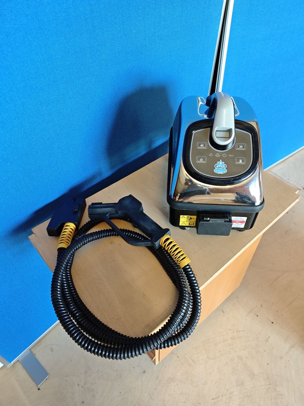 Thermostar Pulitori a vapore: Trockendampfreiniger Thermostar Professional S4 – Usato da Wetzikon ZH venduto da luigi83 1
