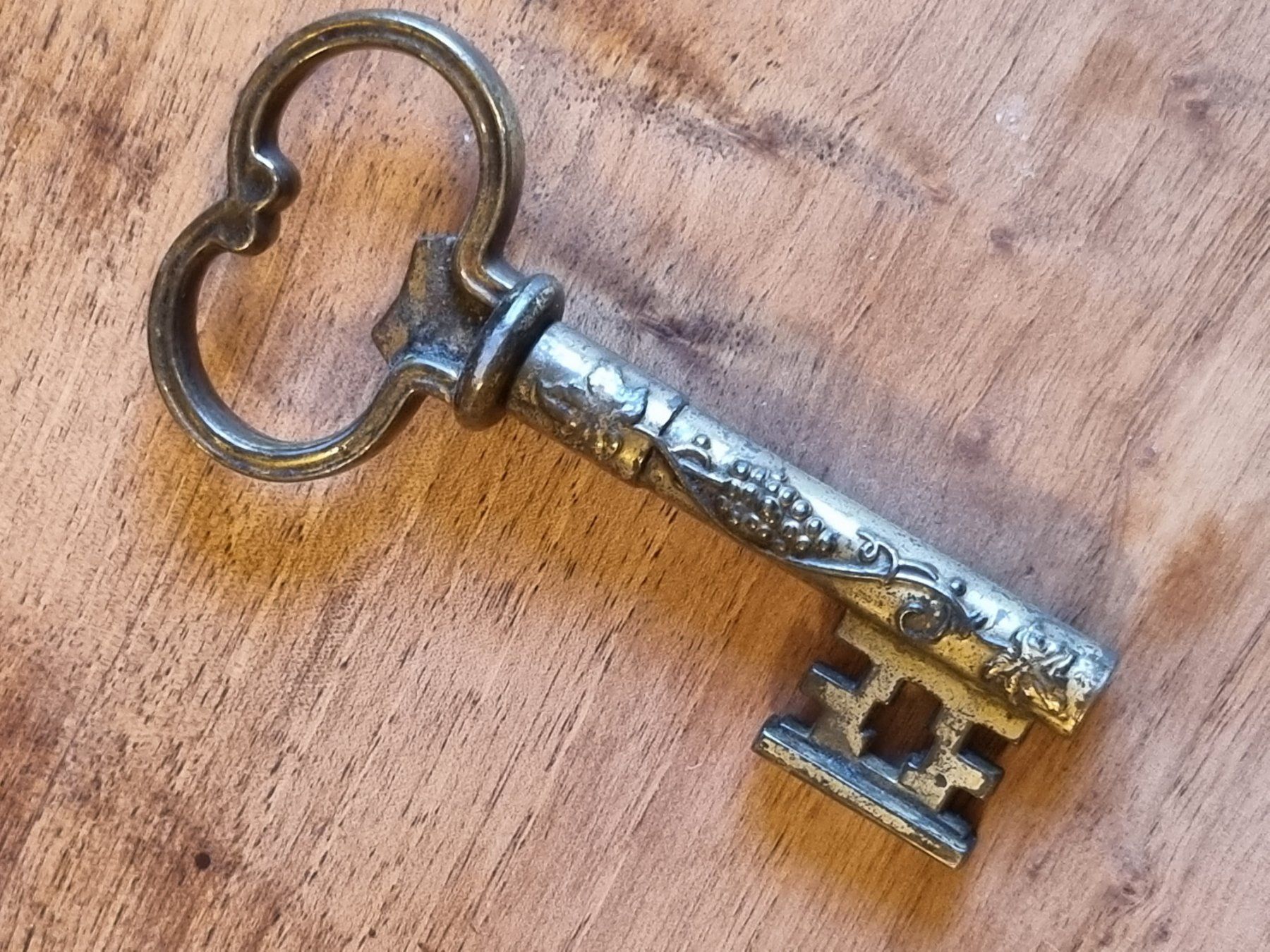 Apribottiglie & Tappi per chiusura: Vintage Korkenzieher Schlüssel Messing Deko – Usato da Scharnachtal venduto da devin03