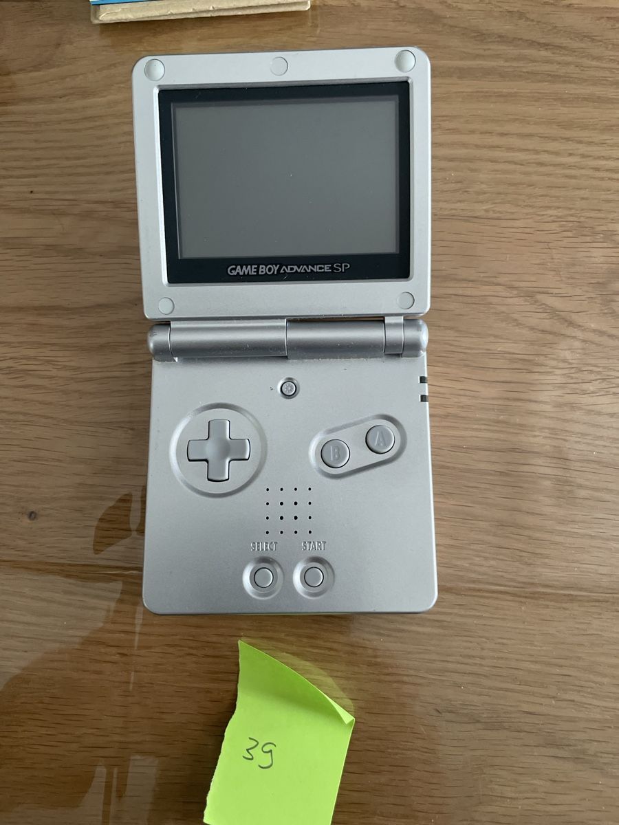 Nintendo Console: Nintendo Game Boy Advance SP Silber, – Usato da Bazenheid venduto da Toni0141 1
