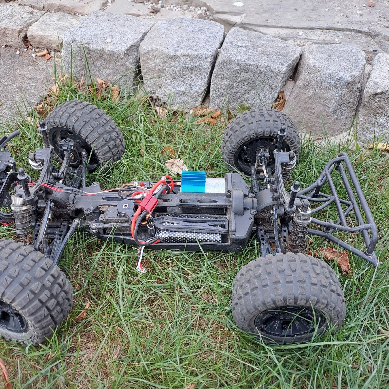 RC Kits de montage: Fehrngesteuertes Offroad Auto X-Hooligan – D'occasion à Thierachern par lukwill 2