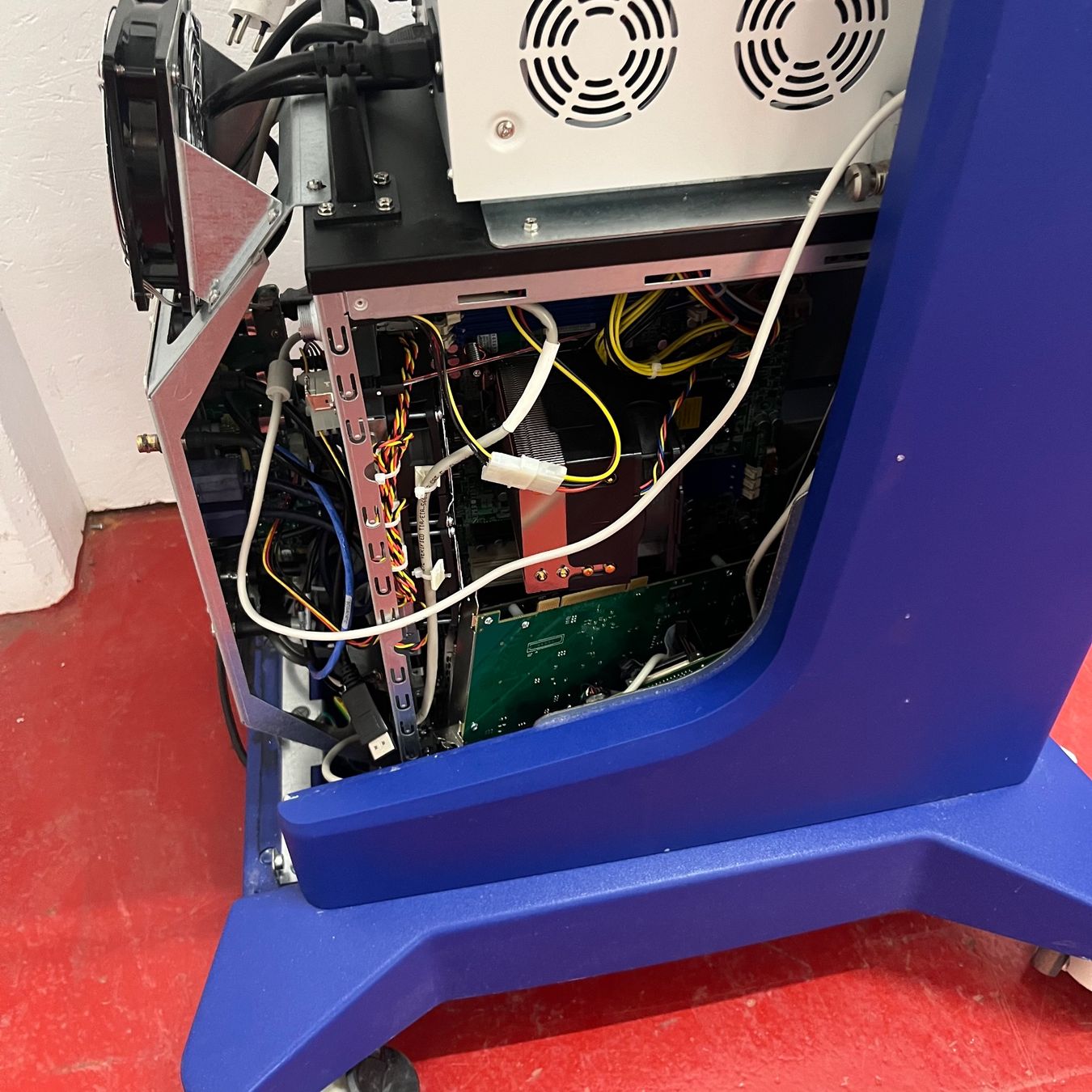 Accessori da laboratorio: Volcano Core s5 imaging System defekt – Usato da Niederdorf venduto da LeptonAG_Labor 7