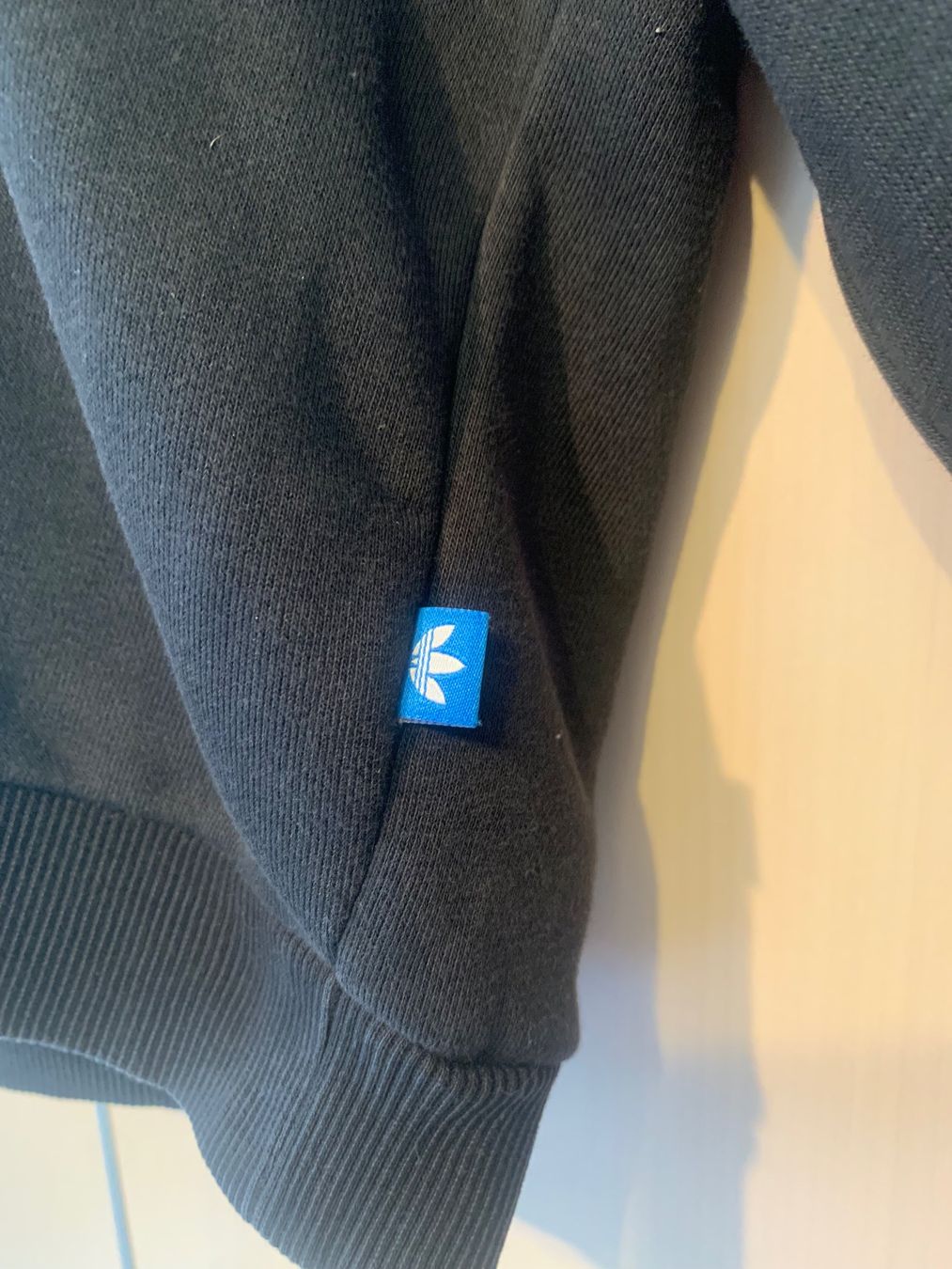 Adidas Maglioni & Felpe: Adidas Kurz-Kapuzenpulli, schwarz, Gr. 36 – Usato da Rosshäusern venduto da MiJoDoOl 1