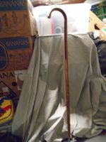 Wanderstock mit drei Embleme
