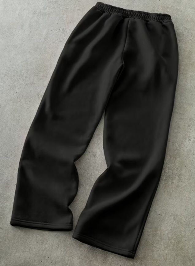 Pantalons: Pantalon de jogging gris avec roses brodées. – Neuf avec emballage d'origine à courtelary par meh_hgx9 3
