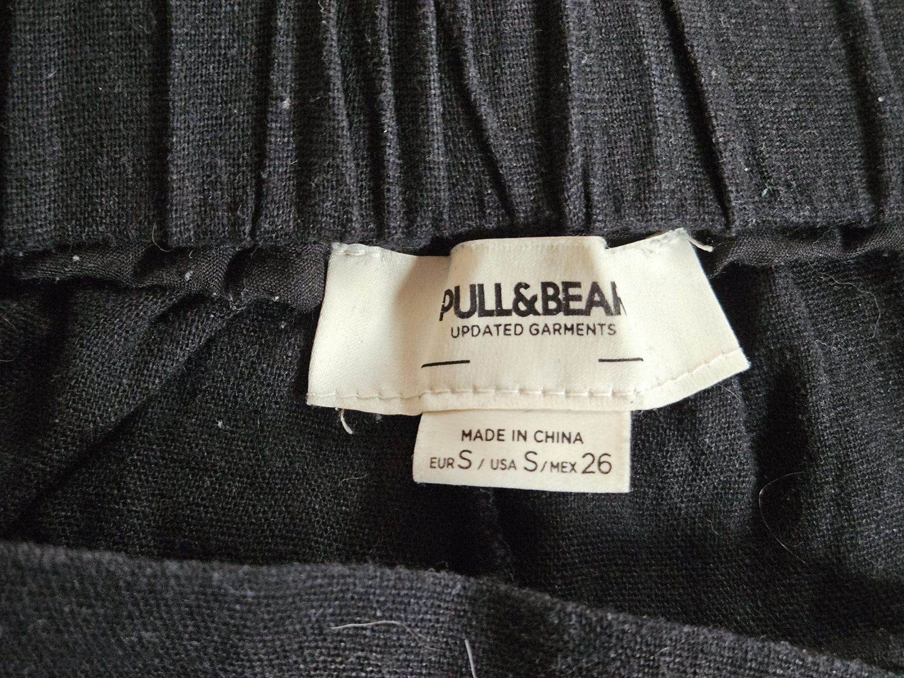 Pull&Bear Pantaloni: Schwarze Shorts von Pull&Bear, Grösse S – Usato da Wettingen venduto da Sk8ertomda 2