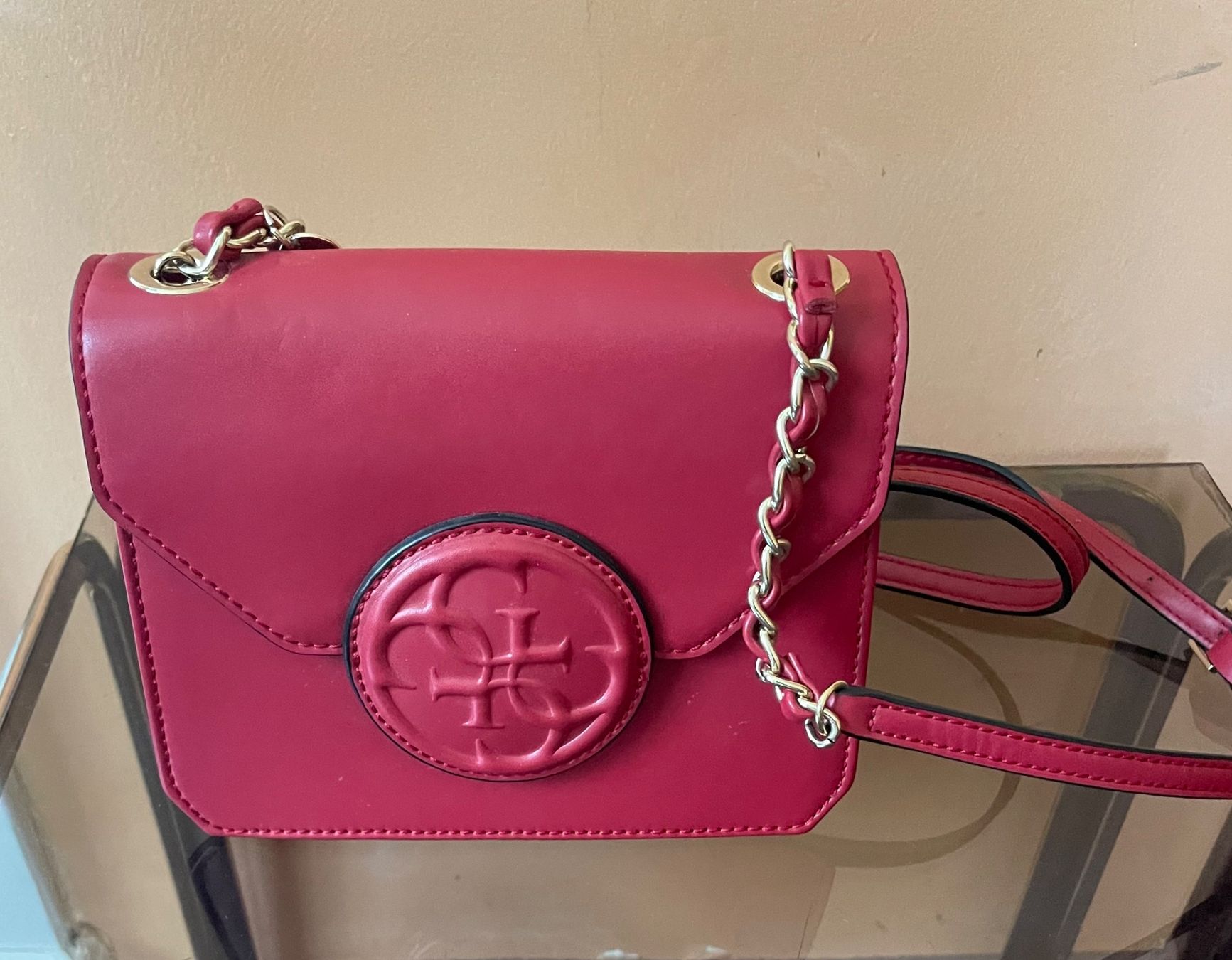 Guess Borse da donna: Leder Umhängetasche von Guess – Nuovo (secondo la descrizione) da Pfäffikon ZH venduto da Margot1