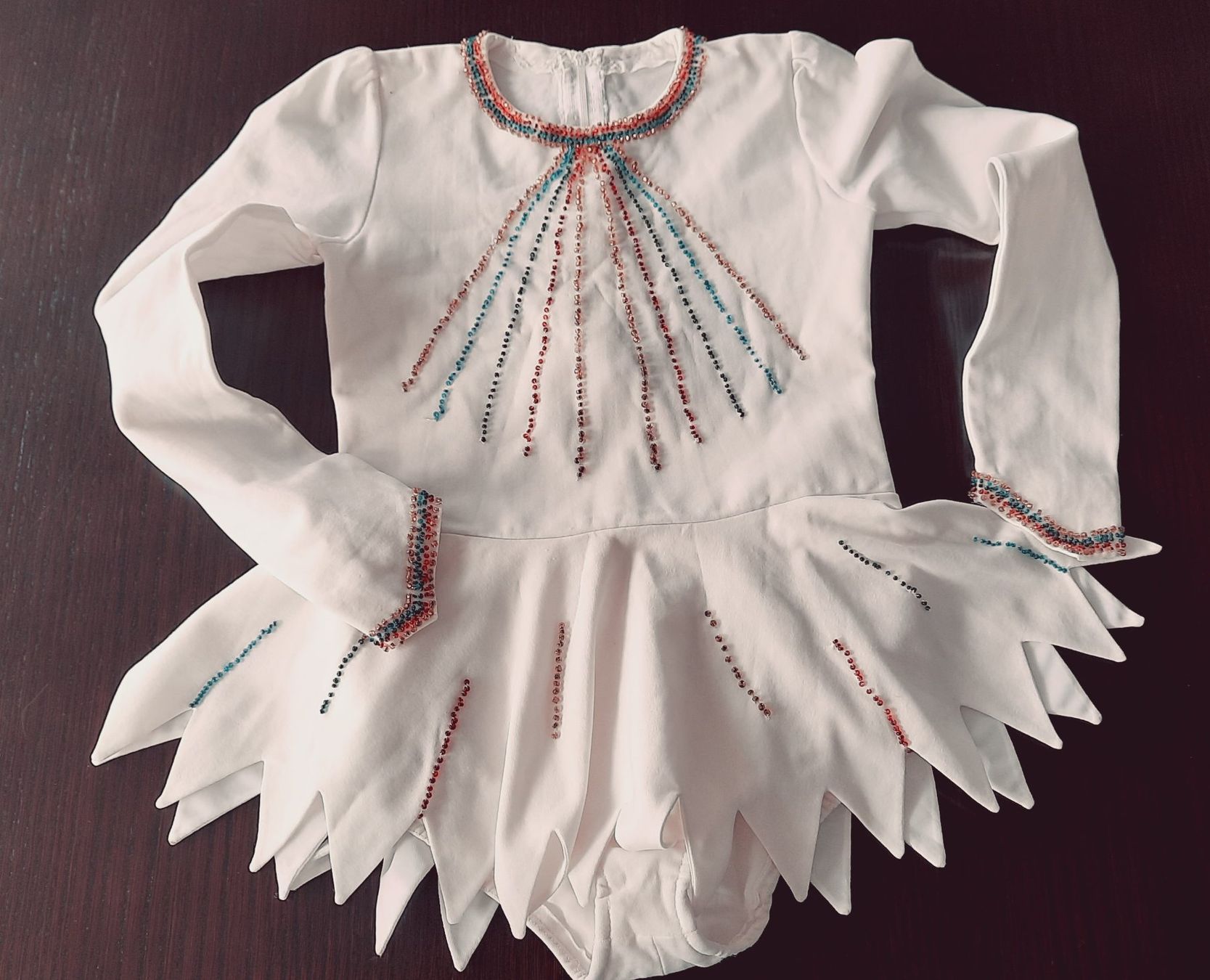 Vestiti & Gonne: Eiskunstlauf Kleid weiss, bestickt, 'Harlekin' oder türkis – Usato da Herrliberg venduto da AlexandraBopp 1