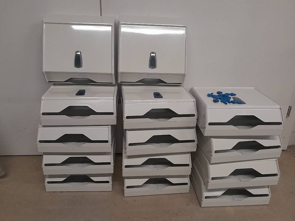 Portasciugamani: Papierhandtuchspender – Usato da Berg SG venduto da vik_nfn8