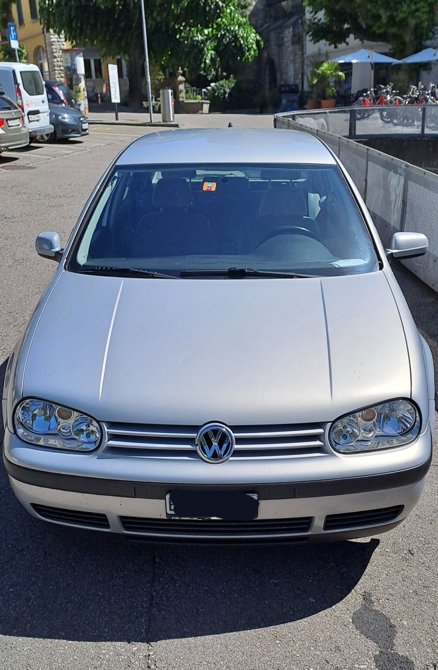VW Automobili: Golf 4 1.6 166.420km – Usato da Biel/Bienne venduto da makifoto 1