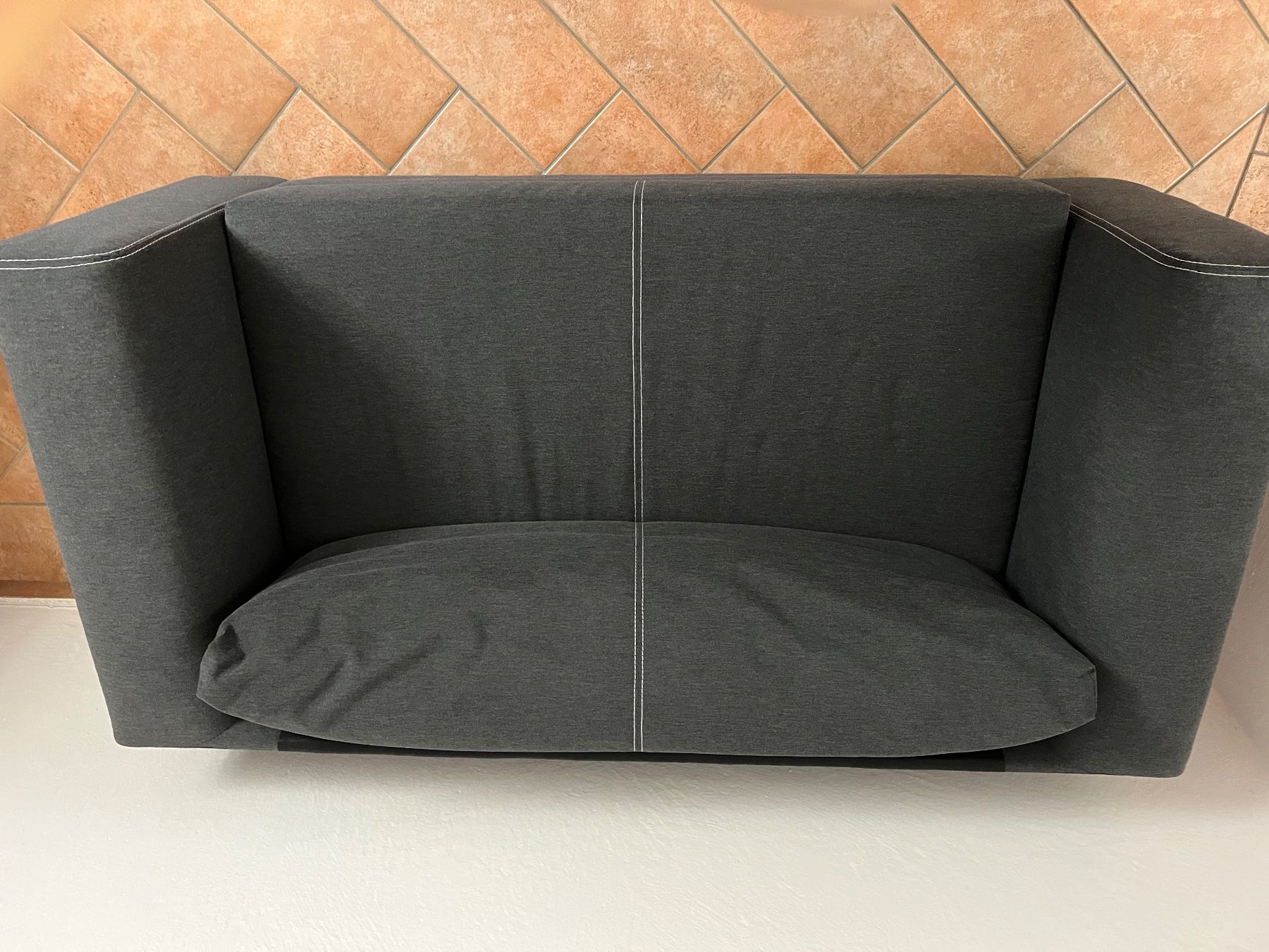 Sofas: Divano piccolo grigio – Gebraucht aus Pambio-Noranco von lau_s8pl 2