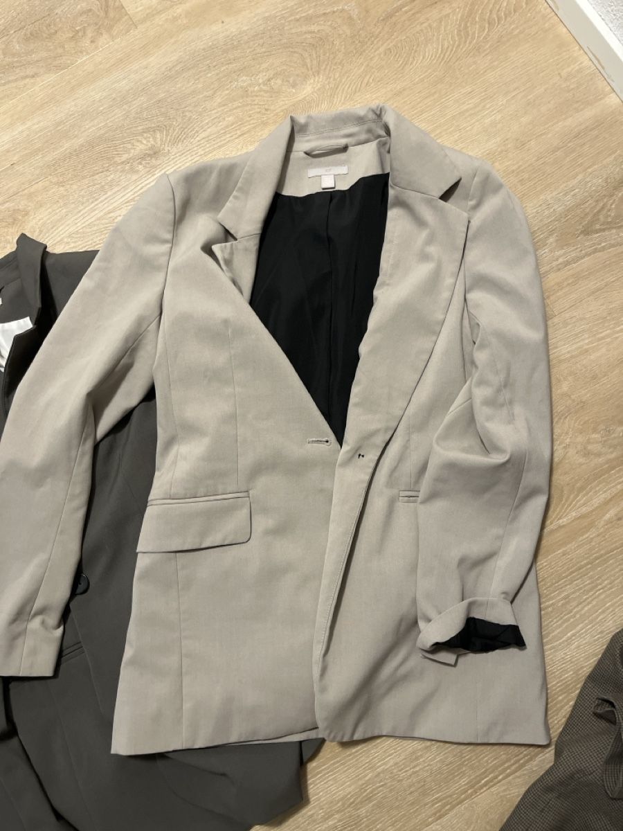 H&M Giacche: Damen Blazer 3x Grösse XS – Usato da Herisau venduto da ali_hrd9 2