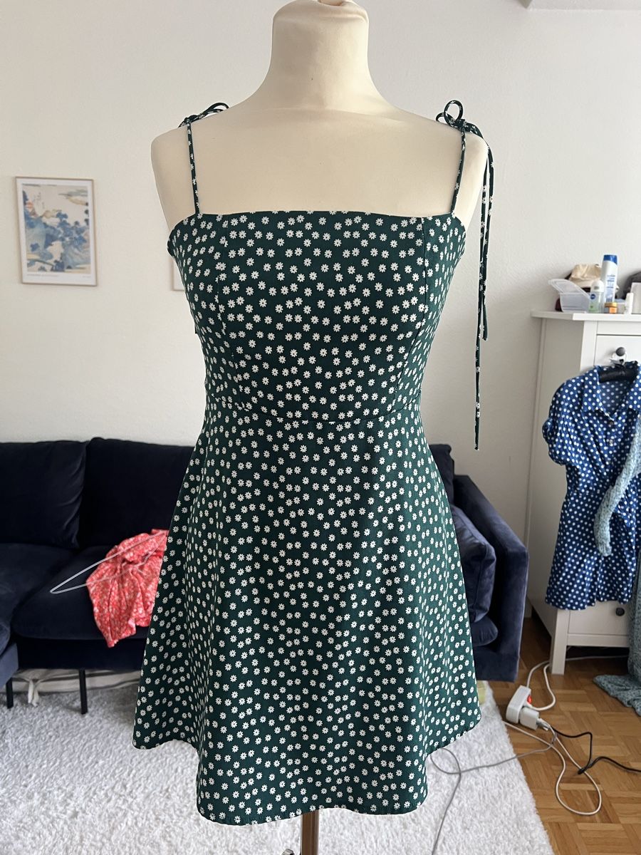 Vestiti: Sommerliches Mini-Kleid mit Blumenmuster, Gr. S – Nuovo (secondo la descrizione) da Zürich venduto da sellingmystuff1