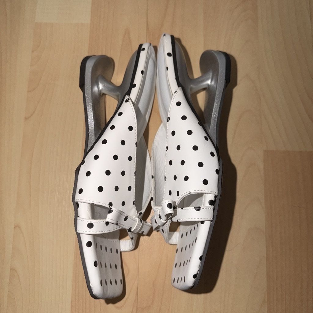 Damenschuhe: Slippers white polka dots size 38 new condition – Neu (gemäss Beschreibung) aus St. Gallen von ber_82p9 2