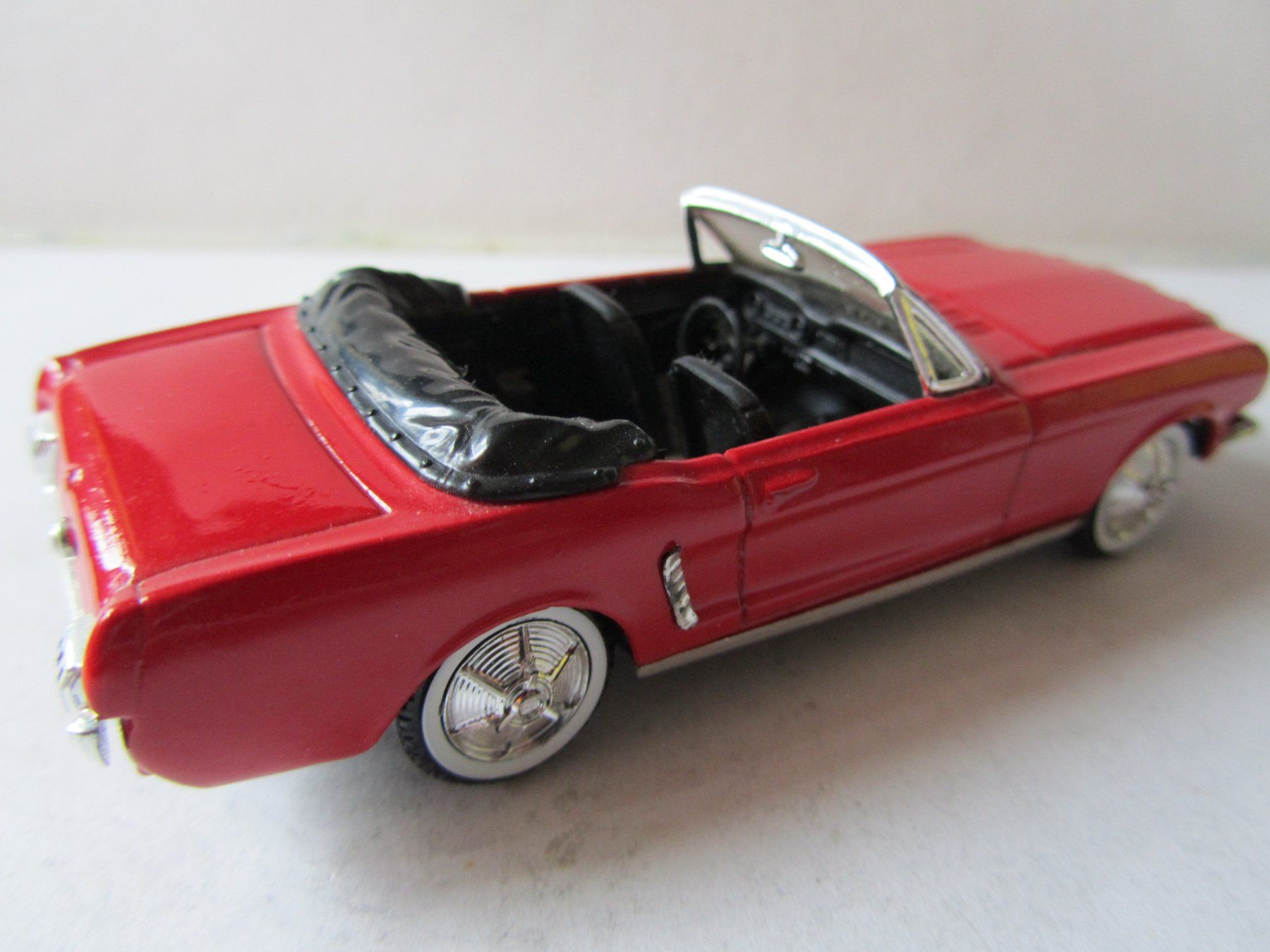 Solido Modellini d'auto: Ford Mustang von Solido – Usato da Weiningen ZH venduto da dietsch57 3