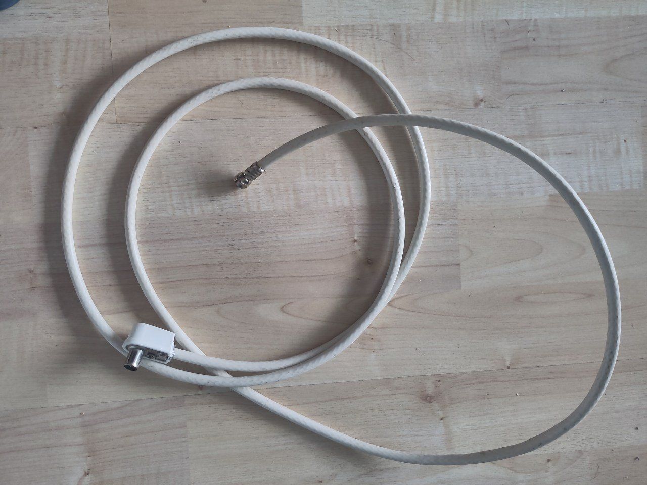 Kabel: Antennenanschlusskabel 2m – Gebraucht aus Baden von kenaborks111