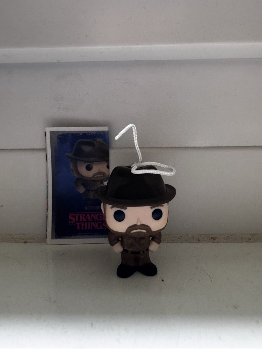 Funko Statuette: Stranger Things Funko Pop Kinder Joy - Jim Hopper – Usato da Zürich venduto da thishoyaofmine
