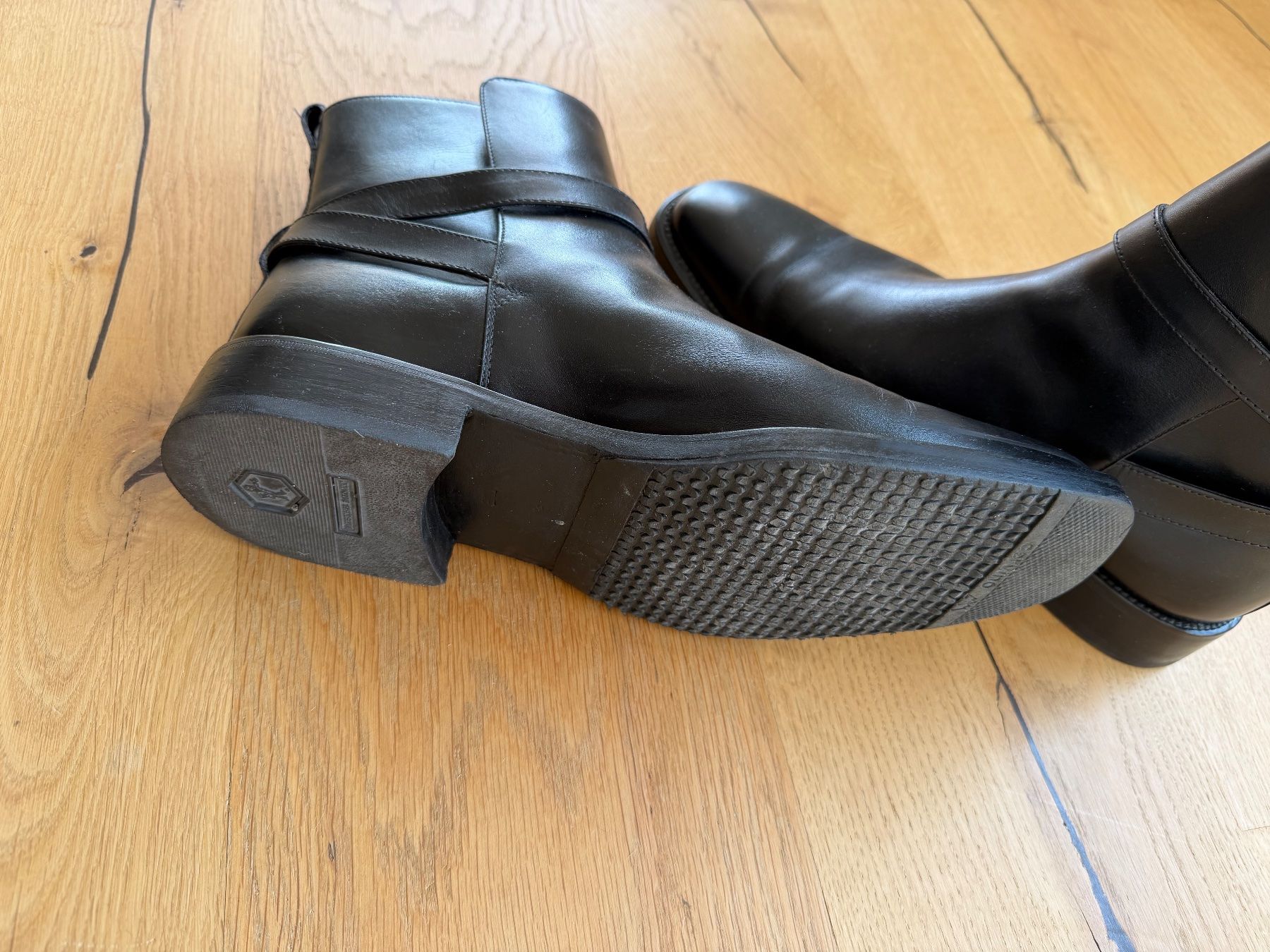 Salvatore Ferragamo Scarpe da uomo: Ferragamo Single Buckle Men's Boots - Size 9 / EU 43 – Nuovo (secondo la descrizione) da Oetwil a.d. Limmat venduto da cabber333 5