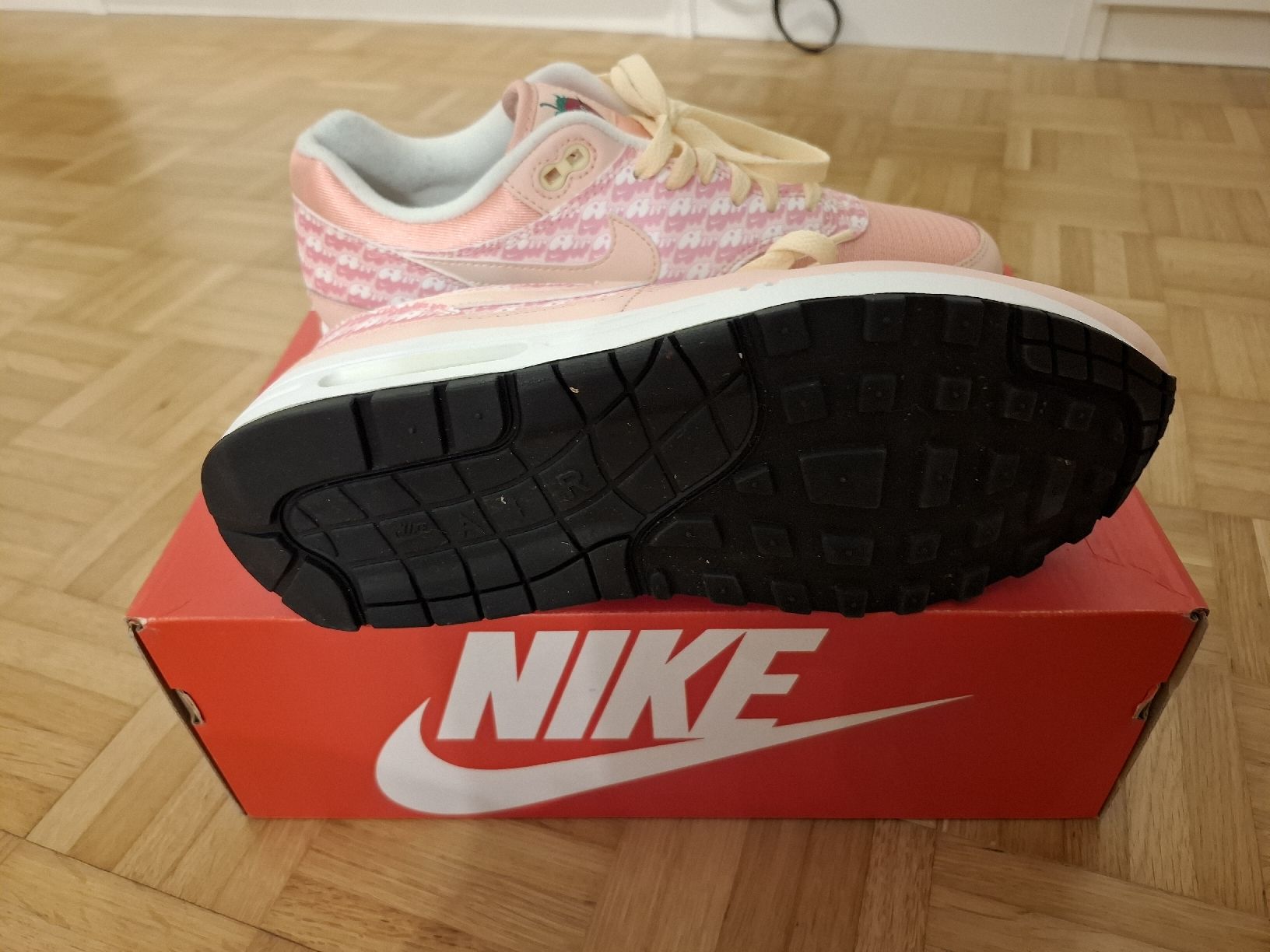 Nike Scarpe da donna: Nike Air Max 1 Pink Lemonade Gr. 42.5 – Nuovo (secondo la descrizione) da sissach venduto da maa_57j5 2