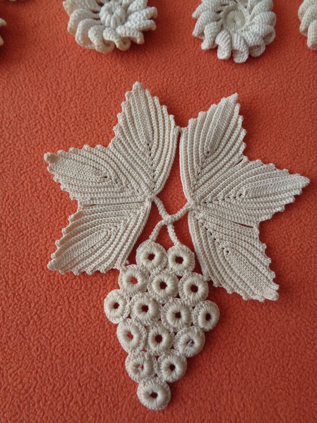 Tutte le decorazioni: Makramee - Handarbeit – Blumendeko – Nuovo (secondo la descrizione) da Chur venduto da omonia 3
