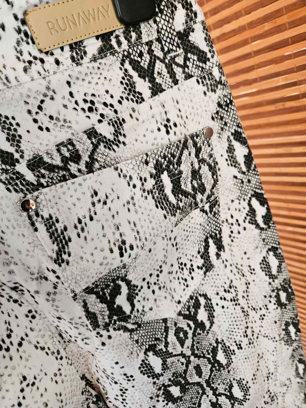 Pantaloni: ALLES ab 5 bis 30 Fr. Sommerhose – Usato da Zürich venduto da gregart 3